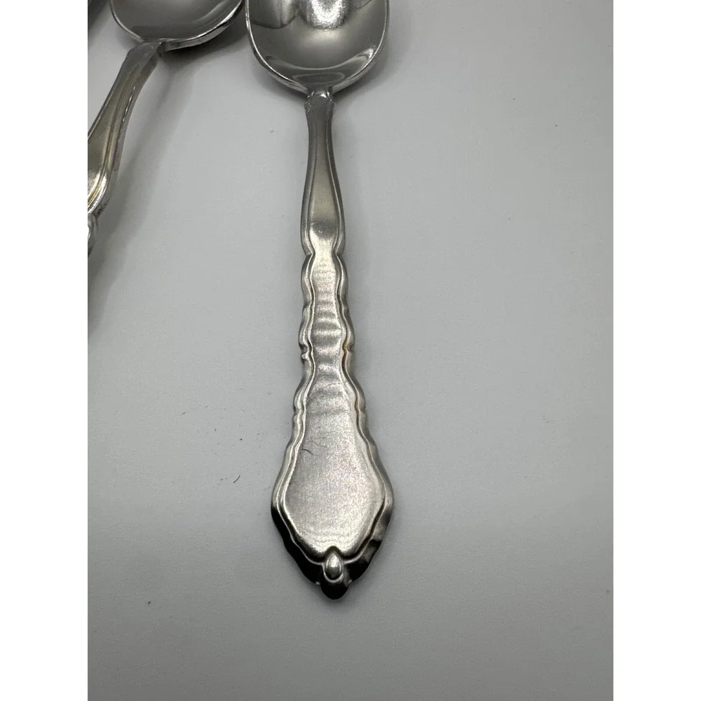 Oneida Royal Chippendale Stainless Flatware 5 Piece Place Setting USA Glossy